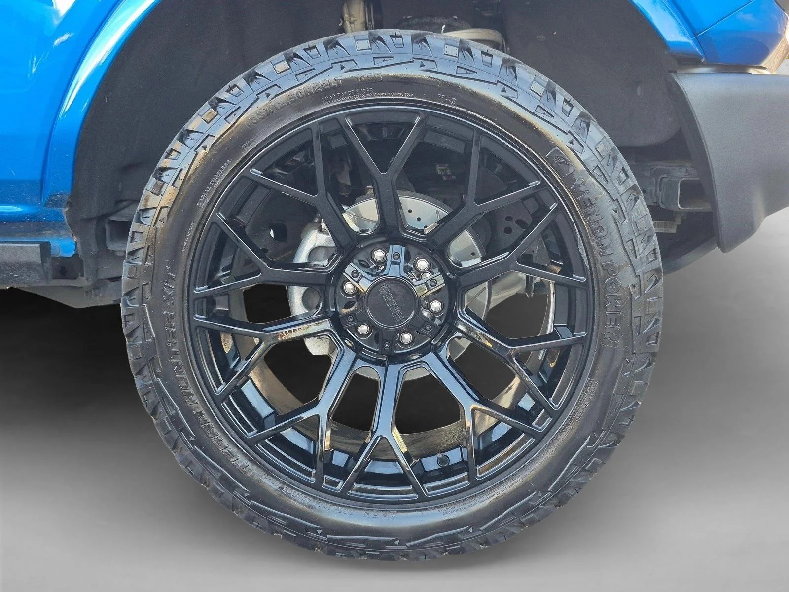 Used 2022 Velocity Blue Metallic Ford Base image 14