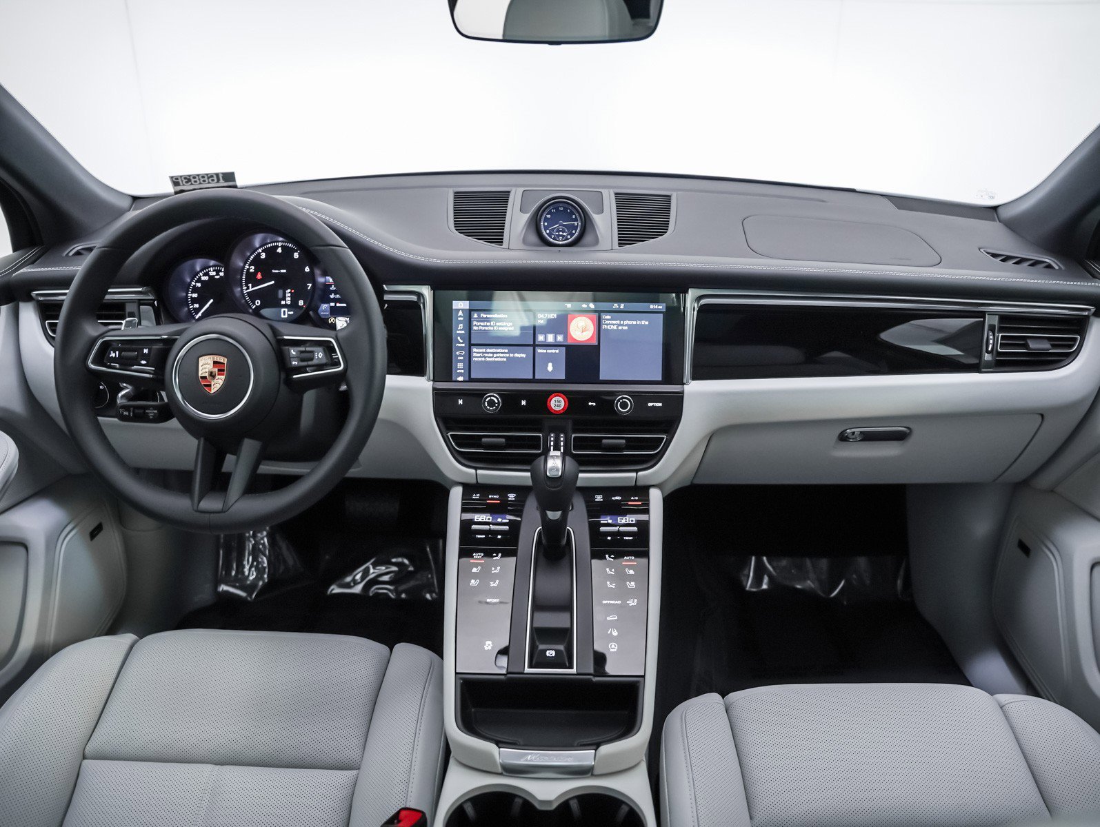 2026 Porsche Macan - Photo 15