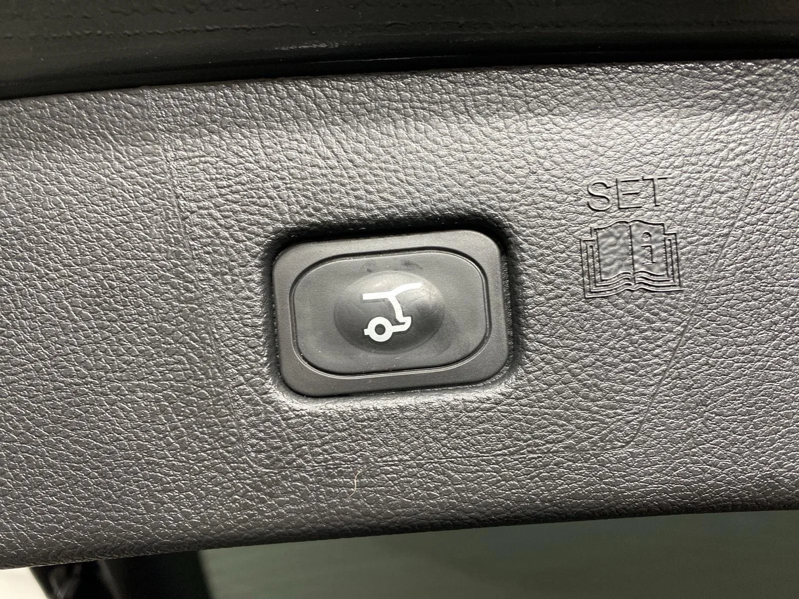 Used 2023 Forged Green Metallic Ford SEL image 40