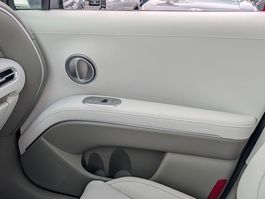 New 2026 Gray Hyundai Blue SEL 8P image 26