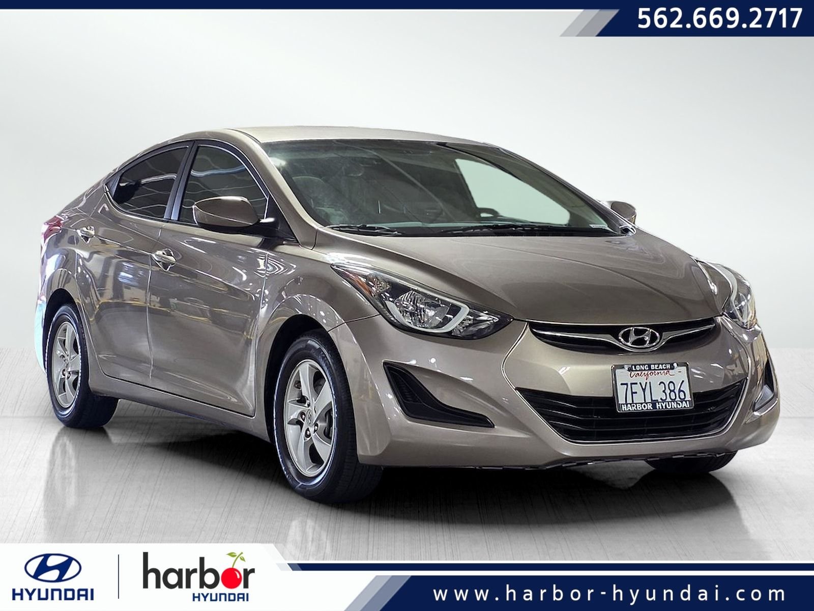 Used 2014 Desert Bronze Hyundai SE image 1