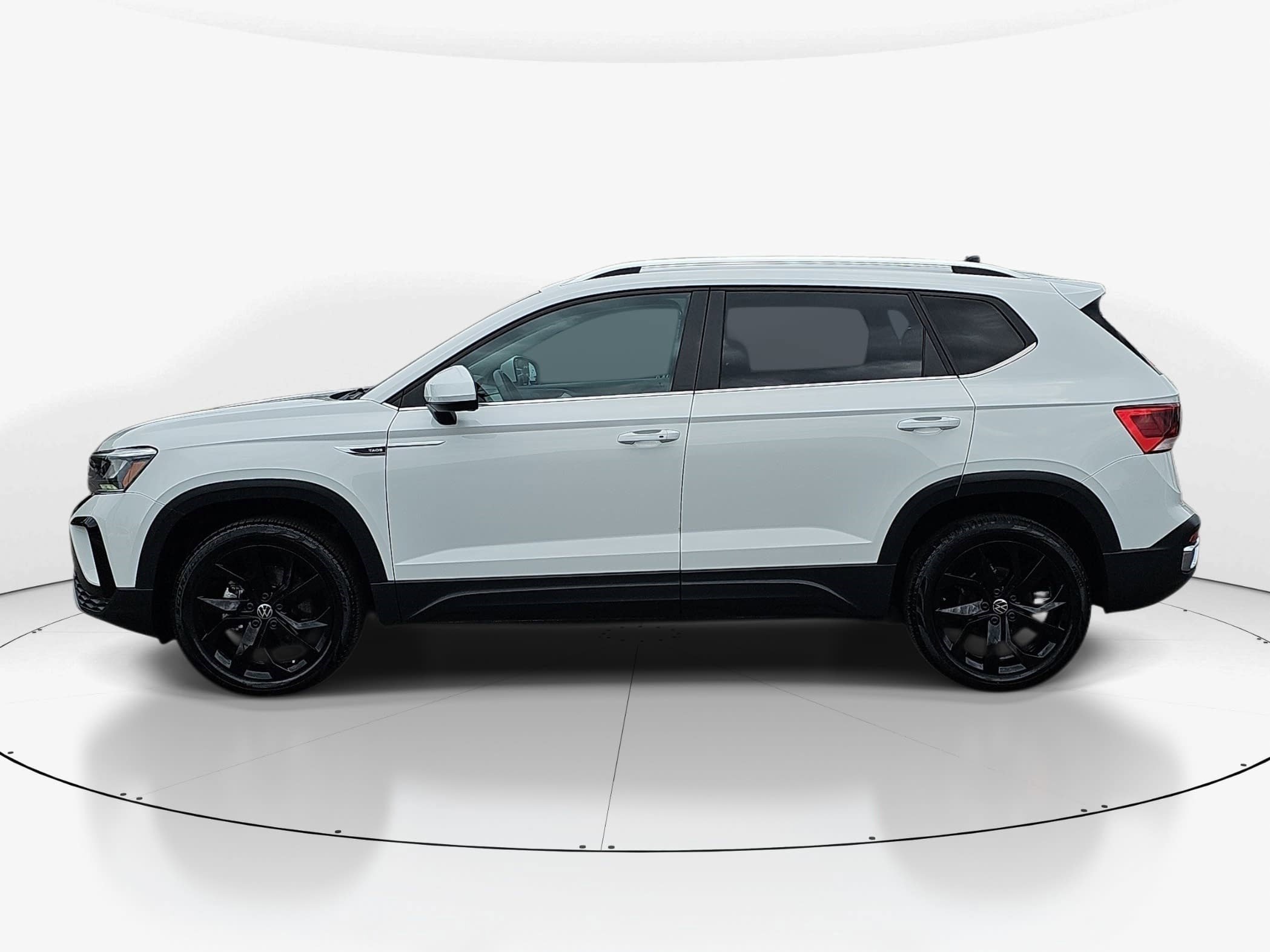 2024 Volkswagen Taos SE - Photo 6