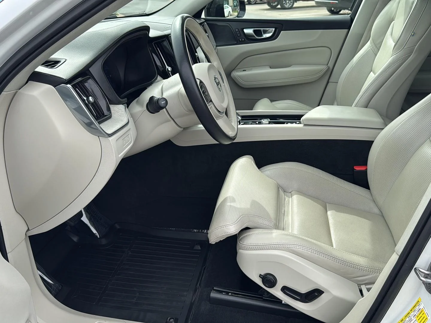 2023 Volvo XC60 Ultimate - Photo 25
