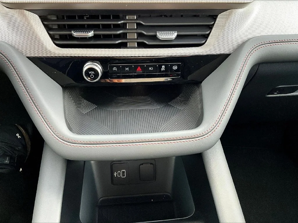 New 2027 Vapor Blue Metallic Ford Active image 23