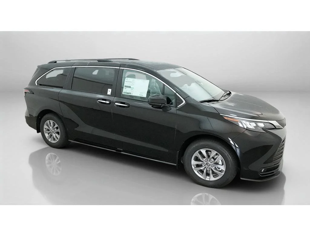 New 2026 Midnight Black Metallic Toyota XLE image 12