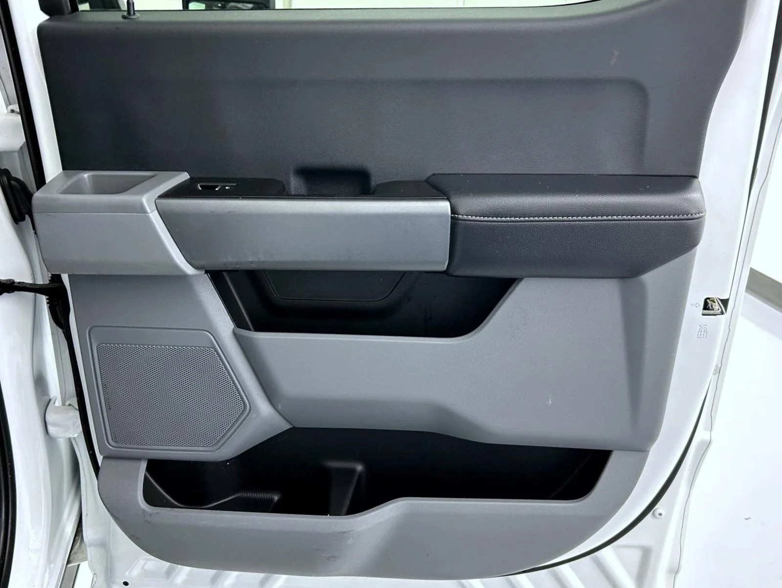 Used 2025 White Ford XLT image 17