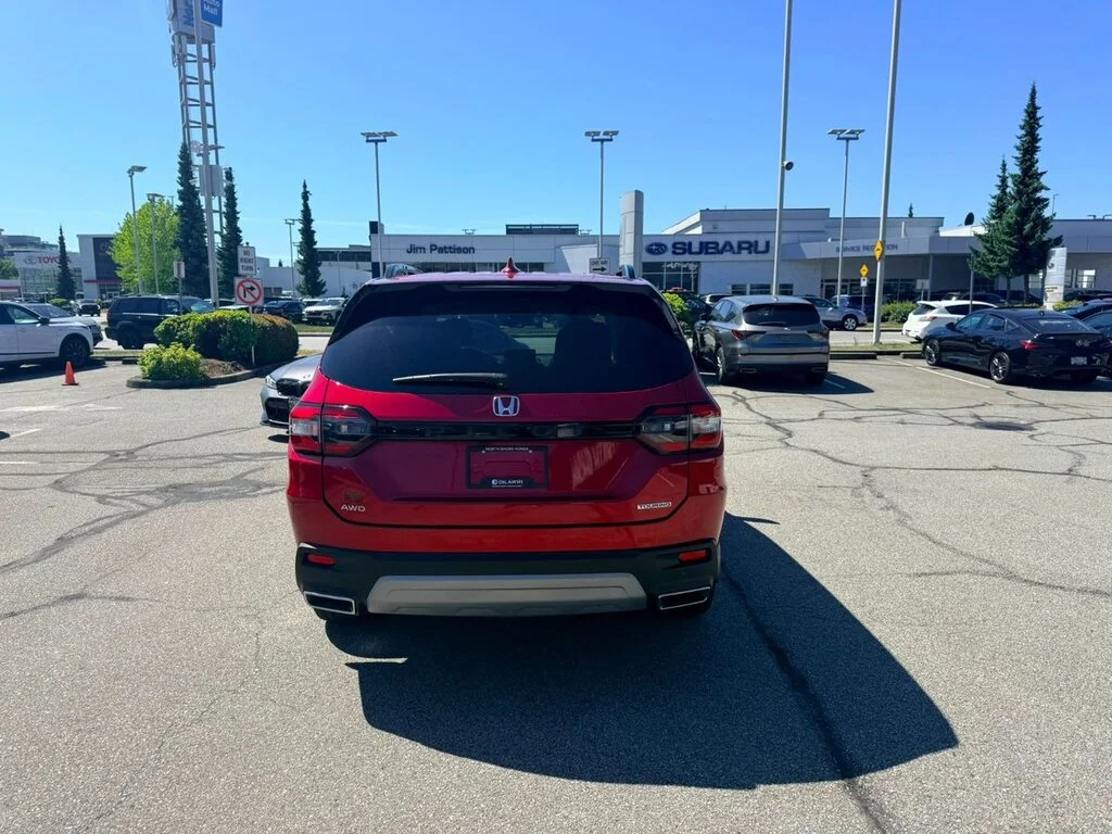 Used 2025 Radiant Red Metallic II Honda Touring AWD Certified Pre-Owned   Clean Title   On image 4