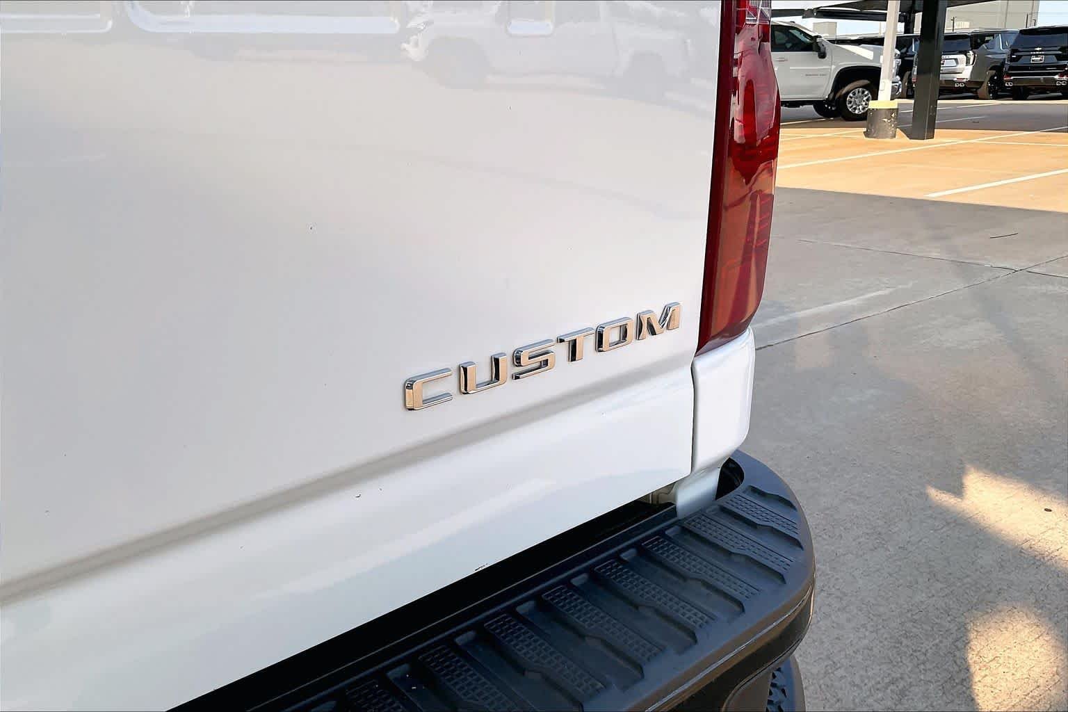 Used 2022 Summit White Chevrolet Custom image 10