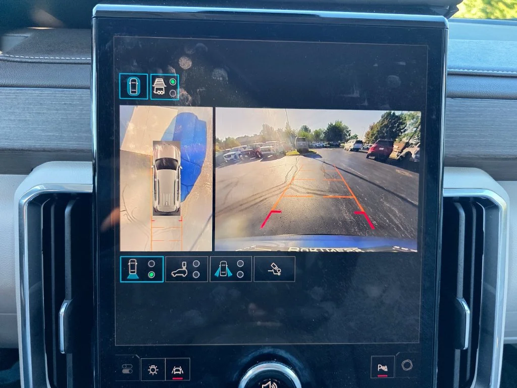 2024 GMC Acadia Denali - Photo 23