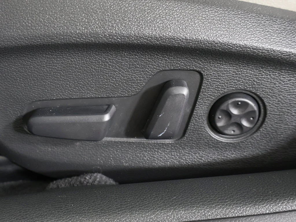 Used 2019 Silver Hyundai Limited image 36