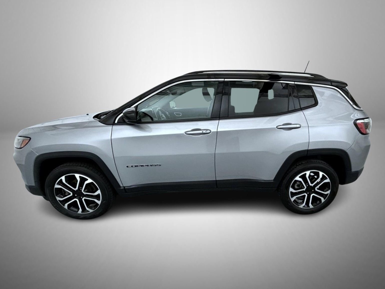 Used 2022 Silver Jeep Limited image 8
