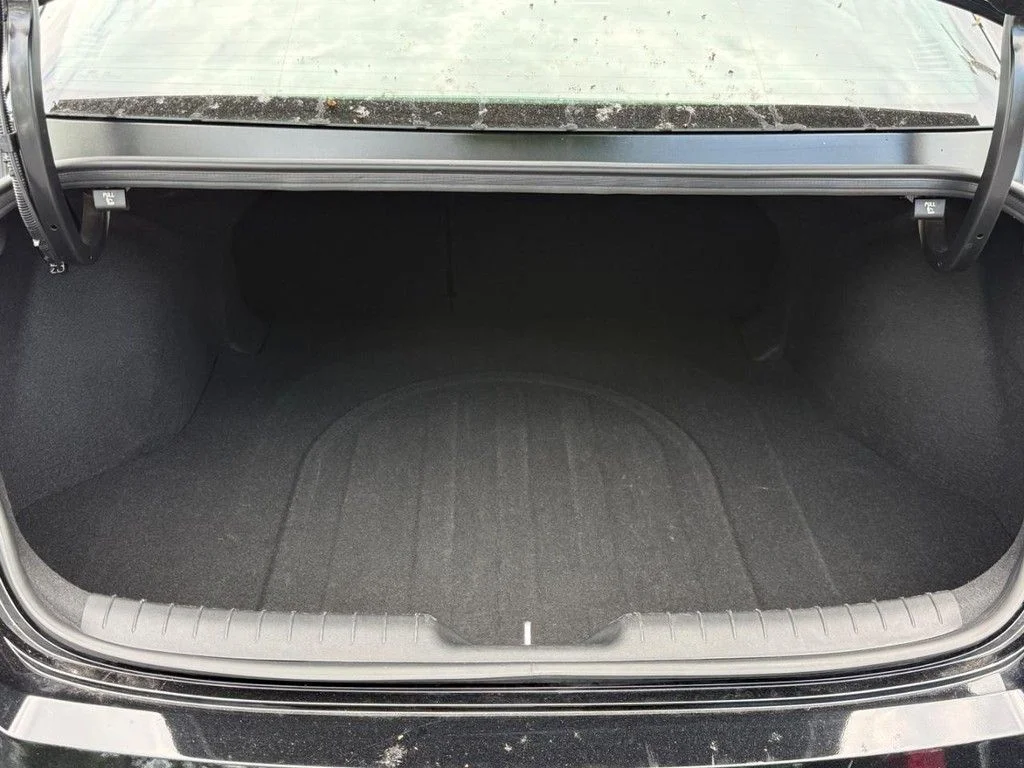 Used 2025 Black Hyundai Limited image 4