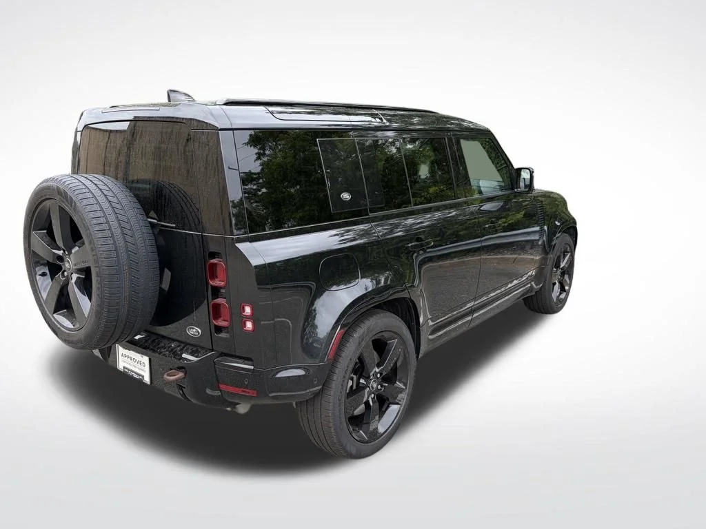 Certified Used 2023 Black Land Rover X-Dynamic SE image 8