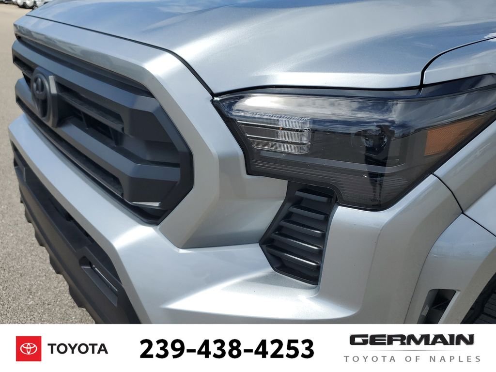 2025 Toyota Tacoma SR5 - Photo 13