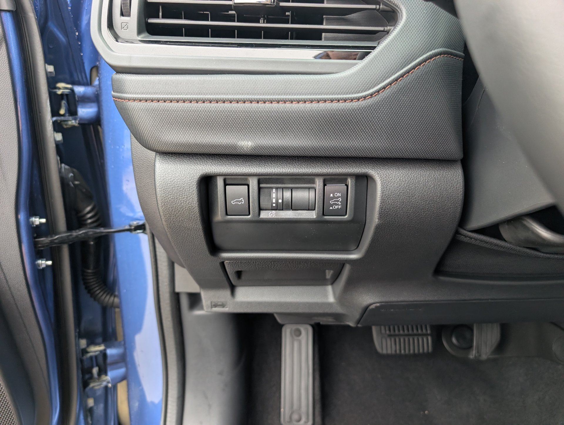 New 2026 DAYBREAK BLUE PEARL Subaru Touring image 8