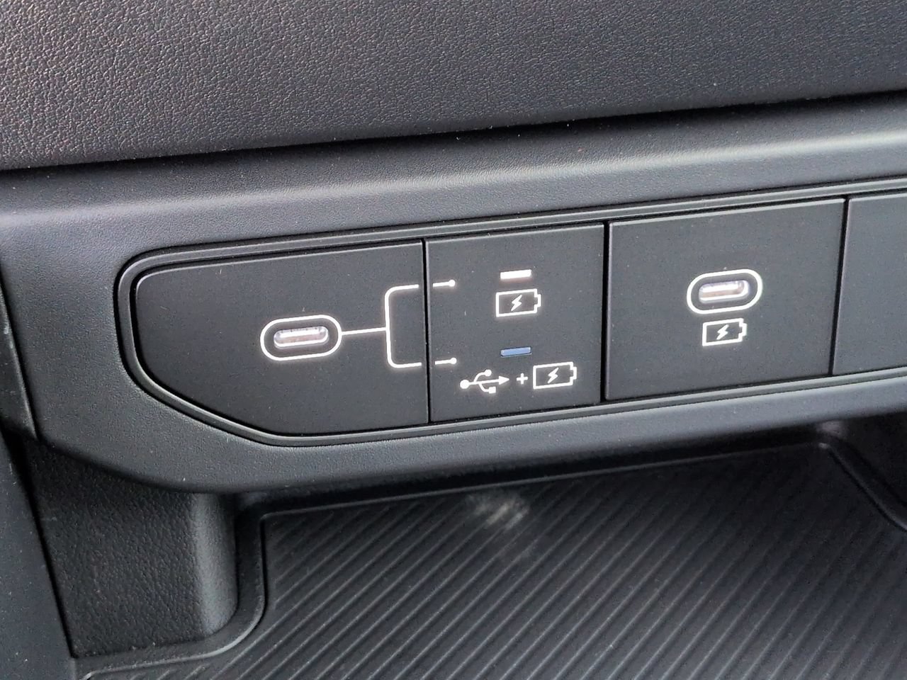 New 2026 Snow White Pearl Kia LX image 23