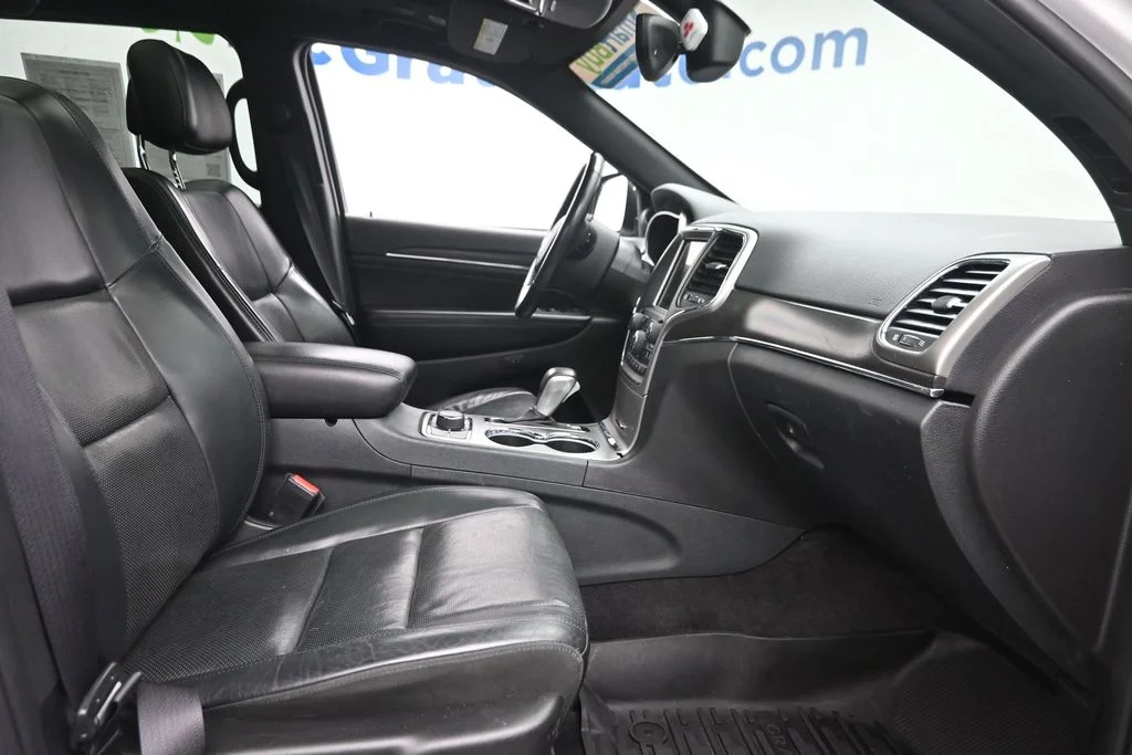 Used 2018 White Jeep Limited image 9