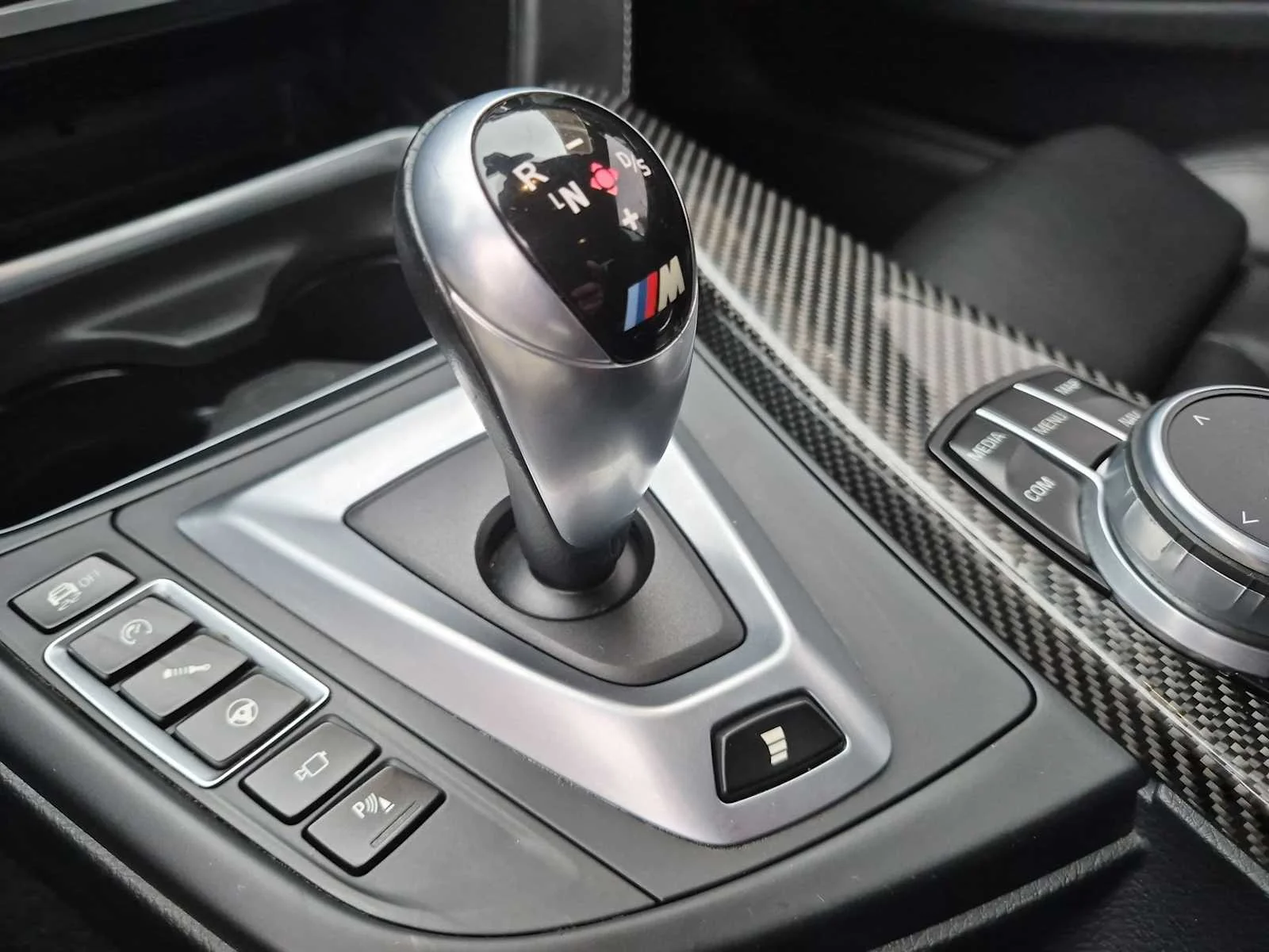 Used 2018 Alpine White BMW  image 30
