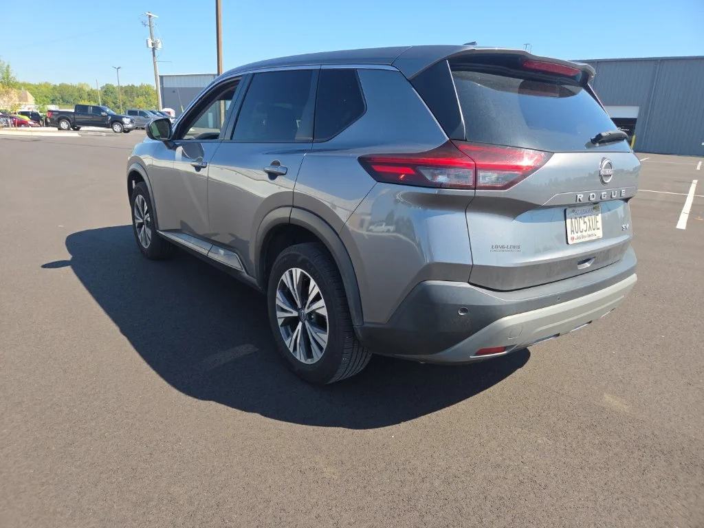 Used 2023 Gray Nissan SV image 13
