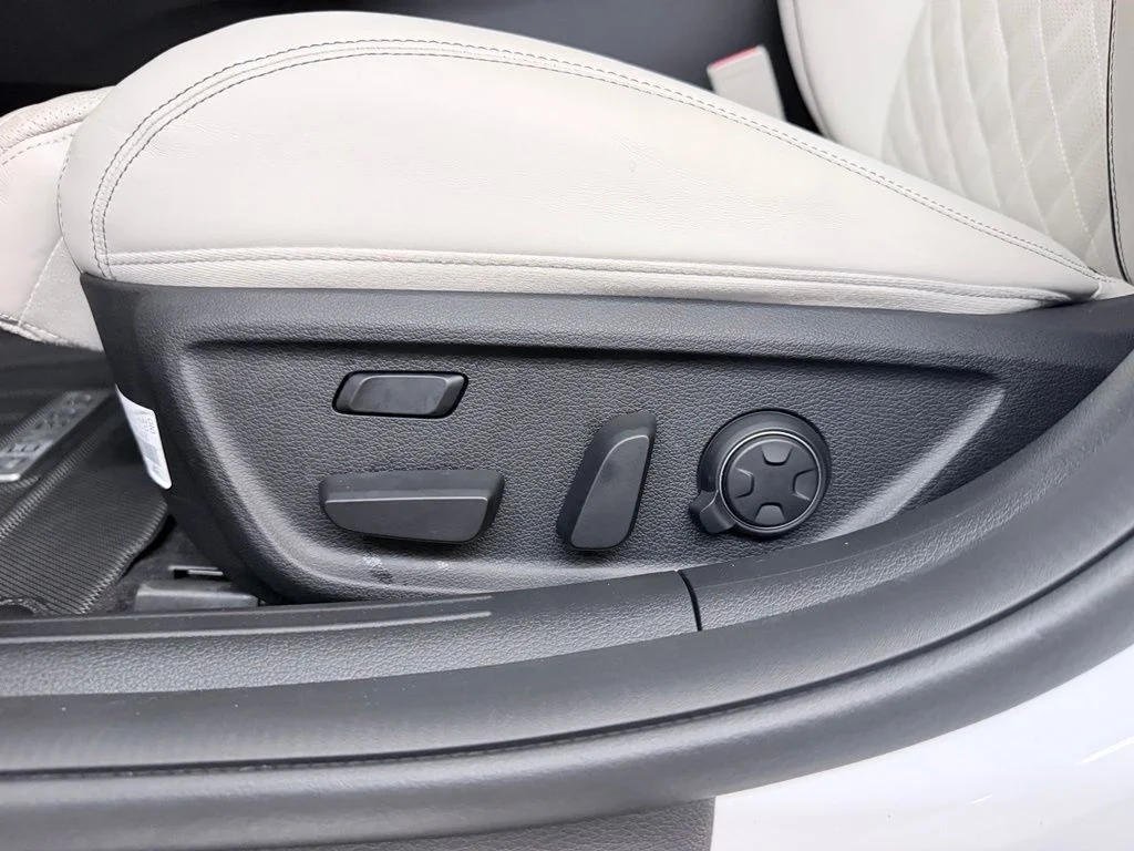 2025 GENESIS G70 Sport Advanced - Photo 11