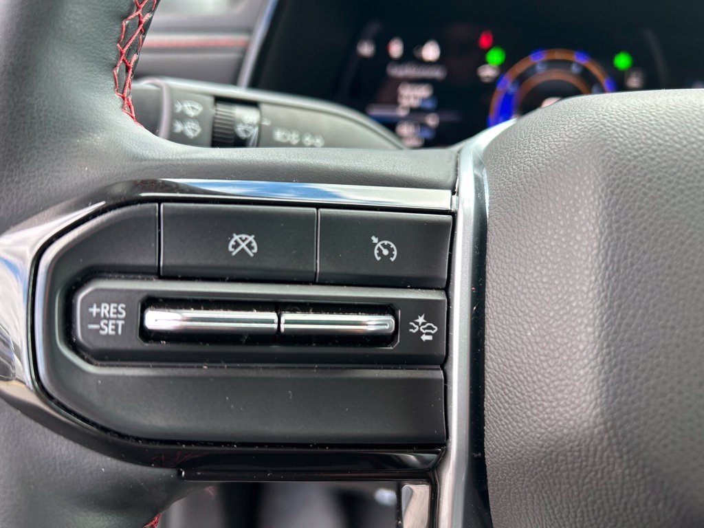 Used 2024 White Chevrolet Z71 image 18