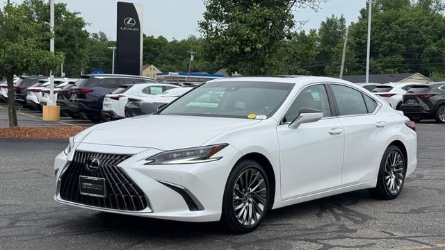 2025 Lexus ES 300h 300h Ultra Luxury's photo