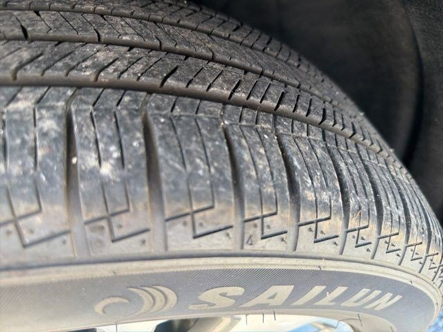 Used 2021 Blue Metallic Ford Titanium image 9
