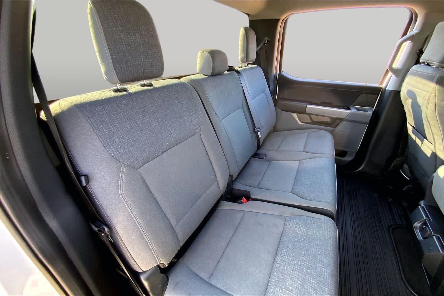 Used 2025 Oxford White Ford XLT image 20