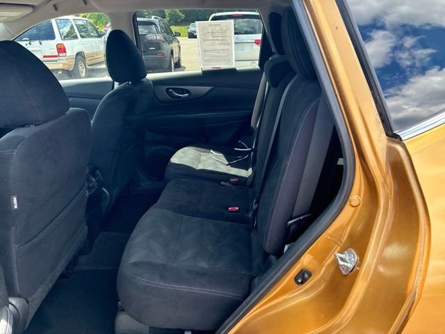 Used 2014 Orange Nissan S image 15