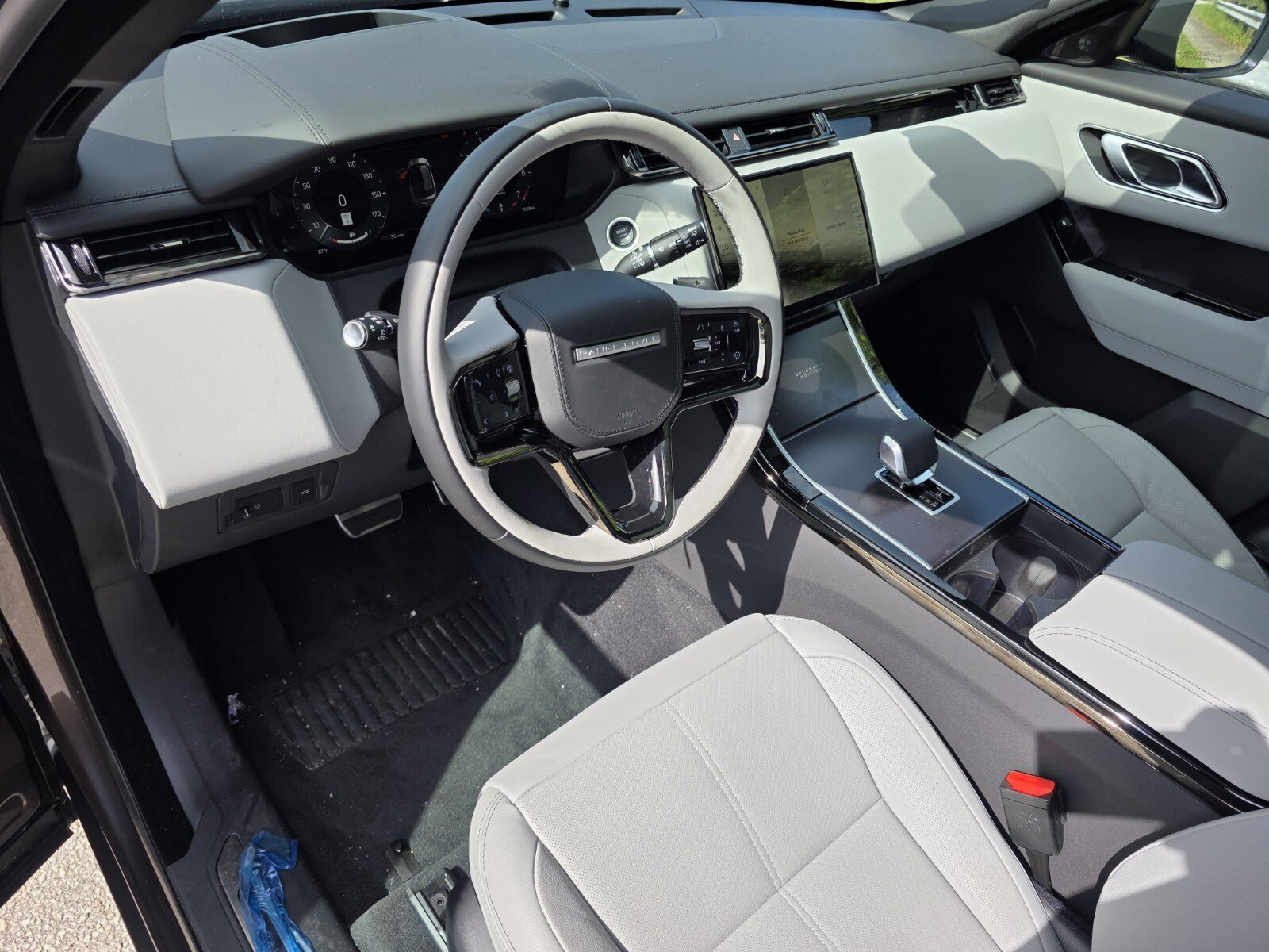 New 2026 Charente Grey Land Rover P250 Belgravia Edition image 10