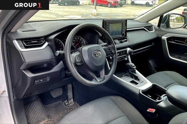 2022 Toyota RAV4 LE - Photo 18