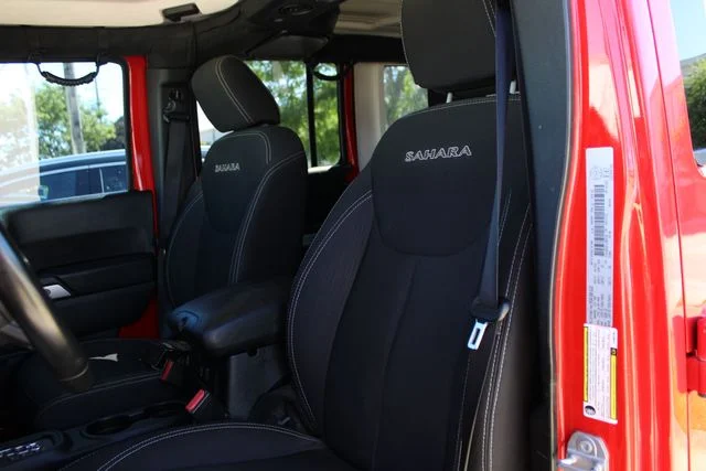 Used 2018 Red Jeep Unlimited Sahara image 18