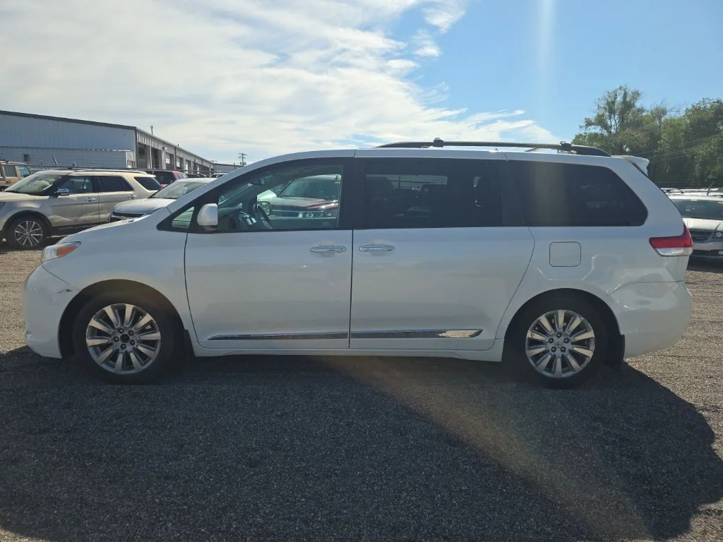 Used 2012 Blizzard Pearl Toyota Limited image 8