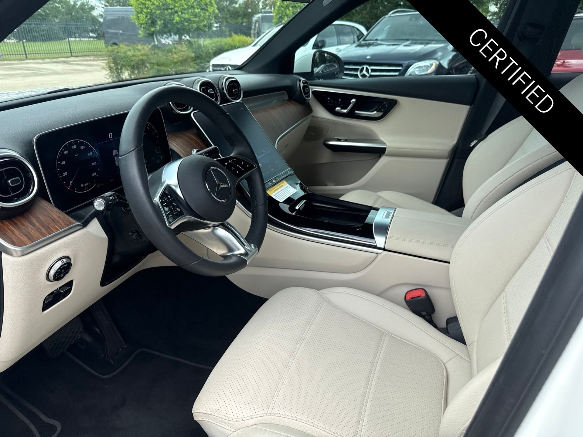 Certified Used 2026 Polar White Mercedes-Benz GLC 300 image 9