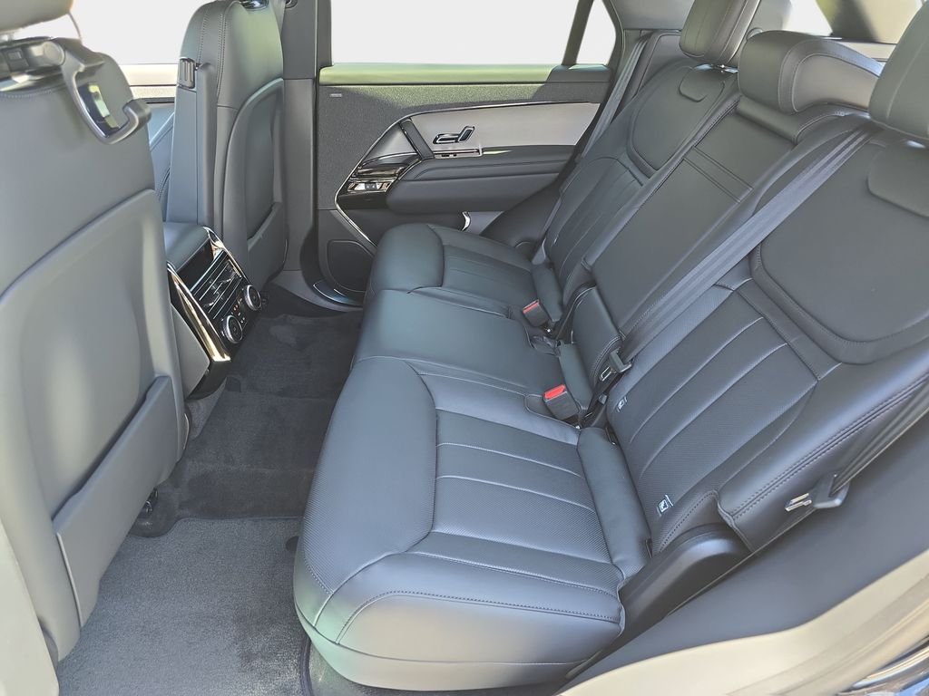 New 2026 Santorini Black Land Rover Dynamic SE image 16