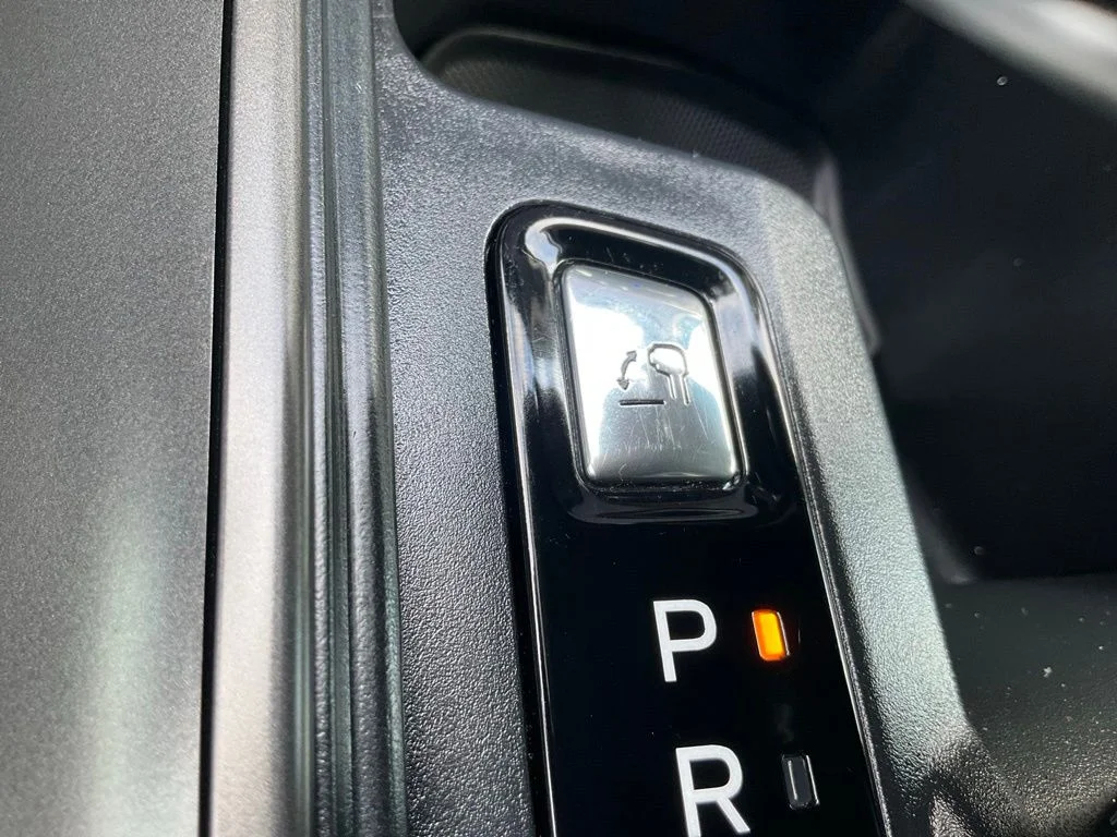 Used 2024 Silver Ford Lariat image 21