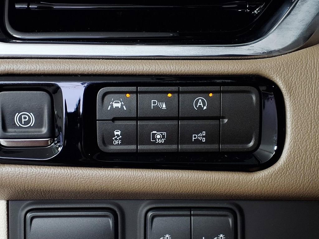 2026 GMC Yukon Denali - Photo 17