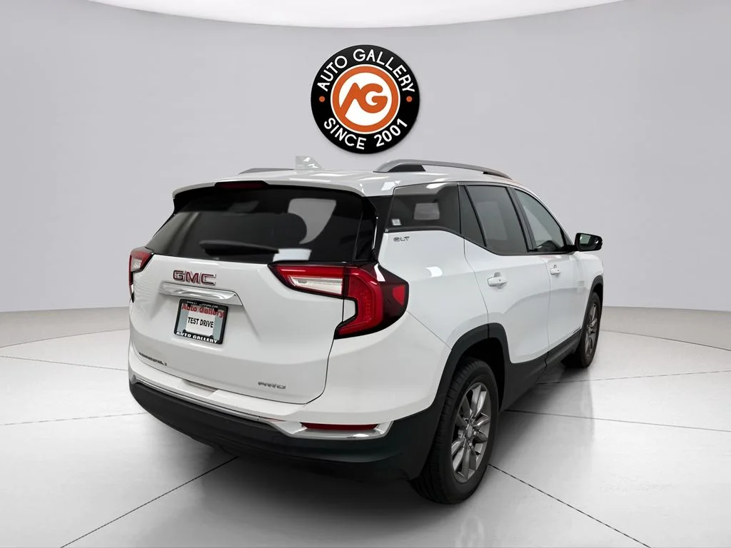 Used 2022 White GMC SLT image 3