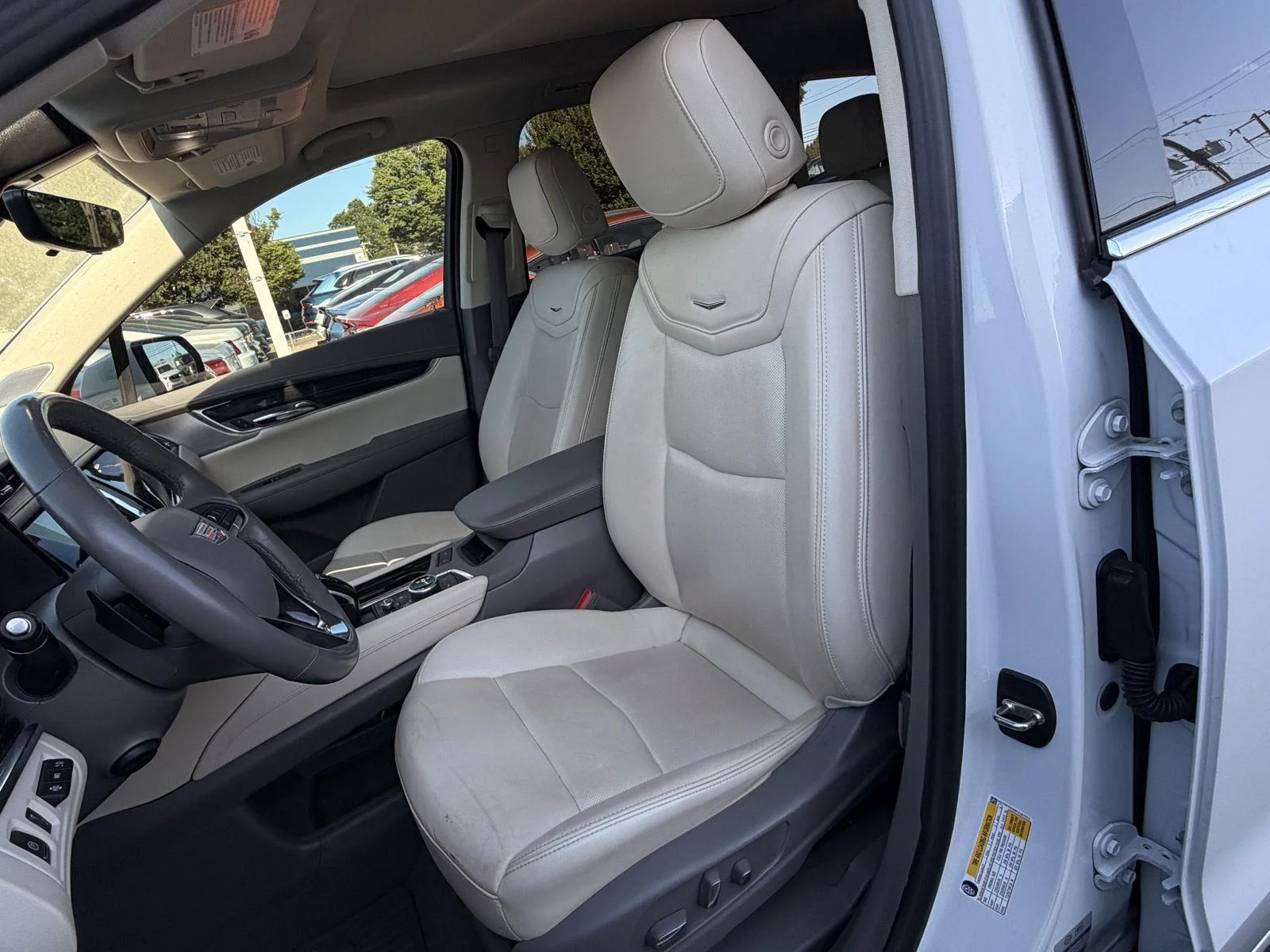 Used 2023 Crystal White Tricoat Cadillac FWD Premium Luxury image 22