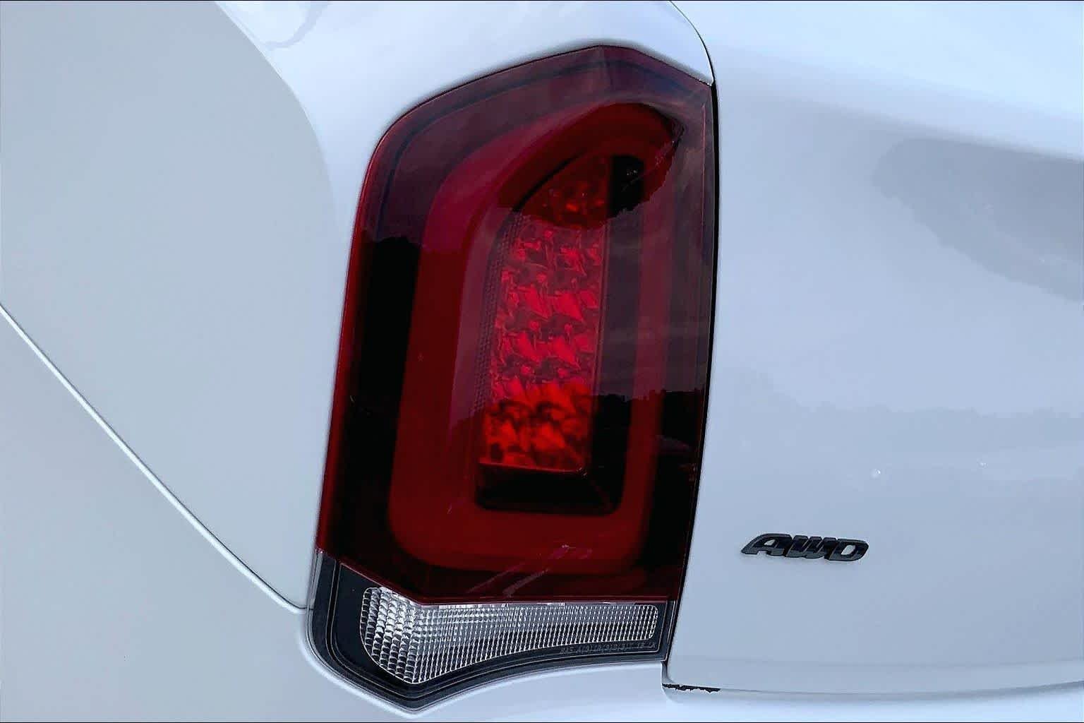 Used 2023 Bright White Clearcoat Chrysler Touring L image 27