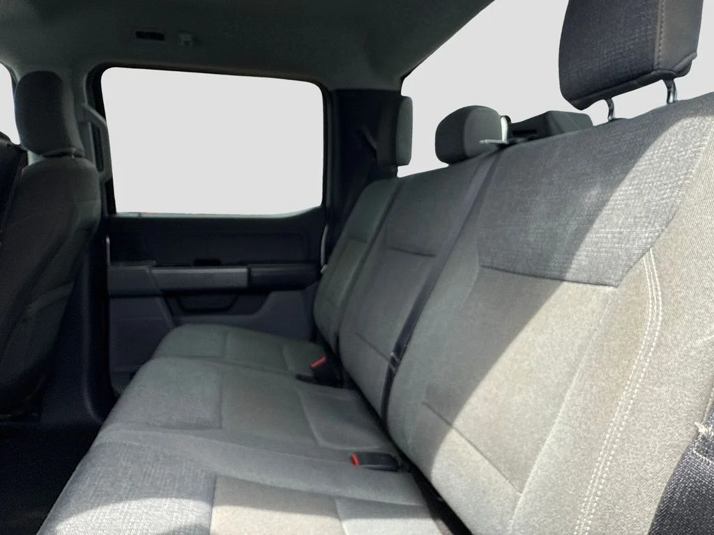 Used 2025 Silver Ford XLT image 22