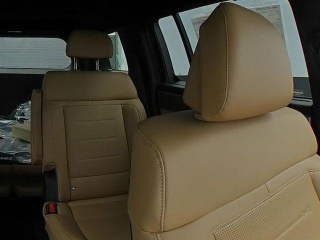 New 2027 White Hyundai Limited AWD image 39