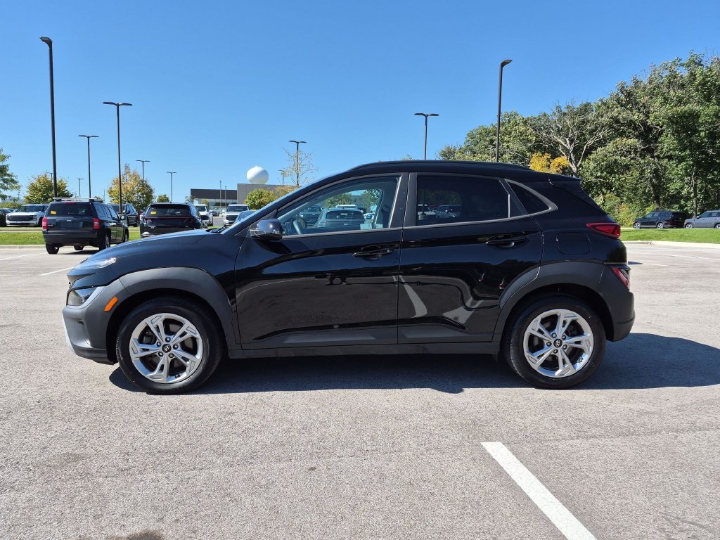 Used 2023 Black Hyundai SEL image 4