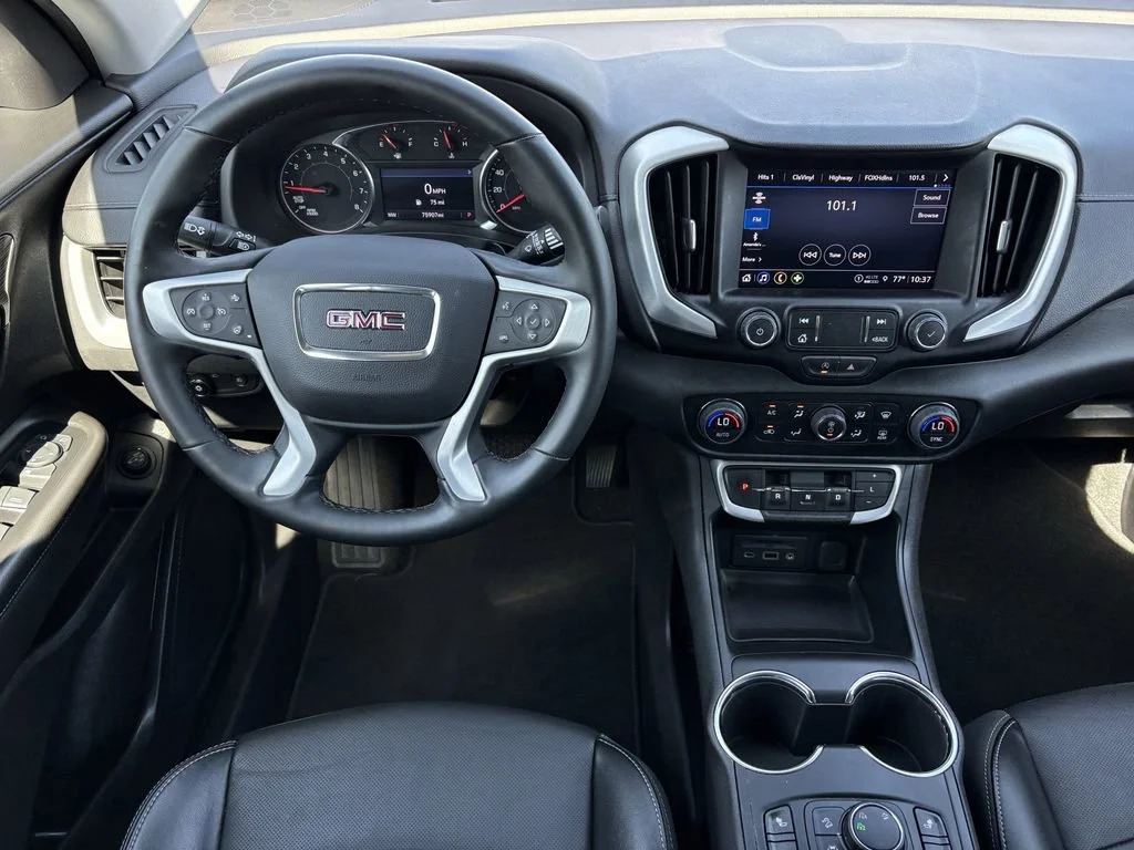 Used 2023 Marine Metallic GMC SLT image 3
