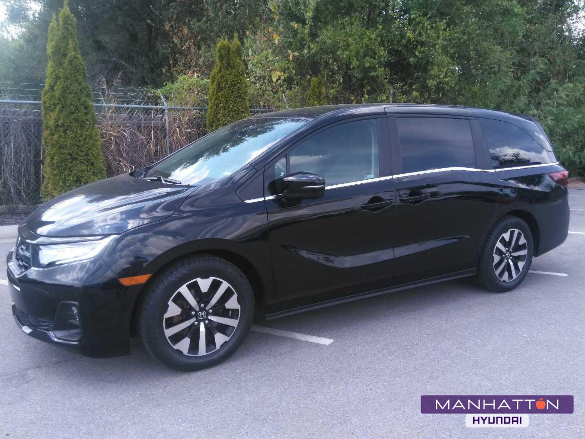 Used 2025 Crystal Black Pearl Honda EX-L image 1