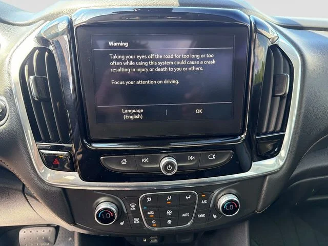 Used 2020 Silver Chevrolet 3LT image 28