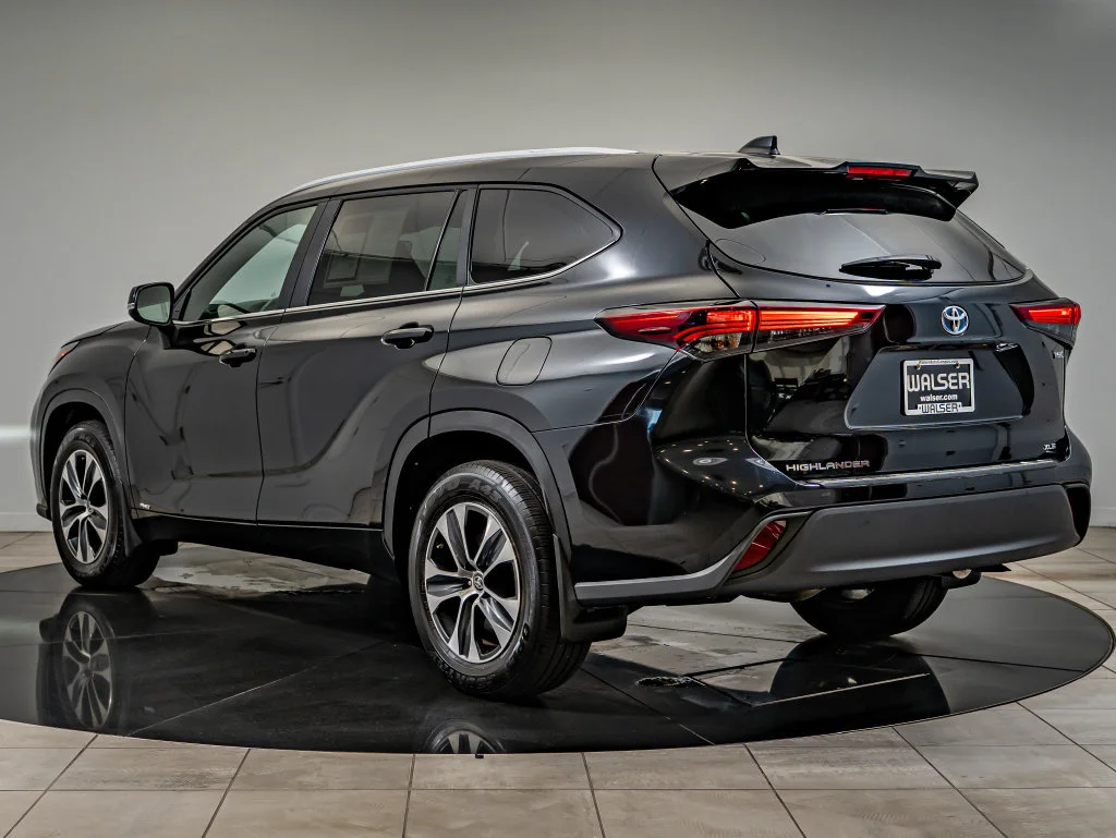 Used 2024 Black Toyota XLE image 6