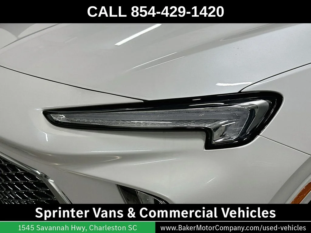 Used 2025 White Buick Avenir image 30