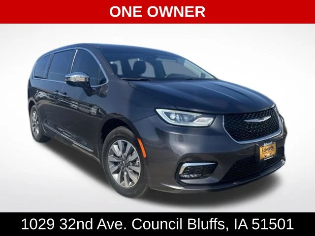 Pre-Owned 2023 Chrysler Pacifica Hybrid Limited With Navigation
