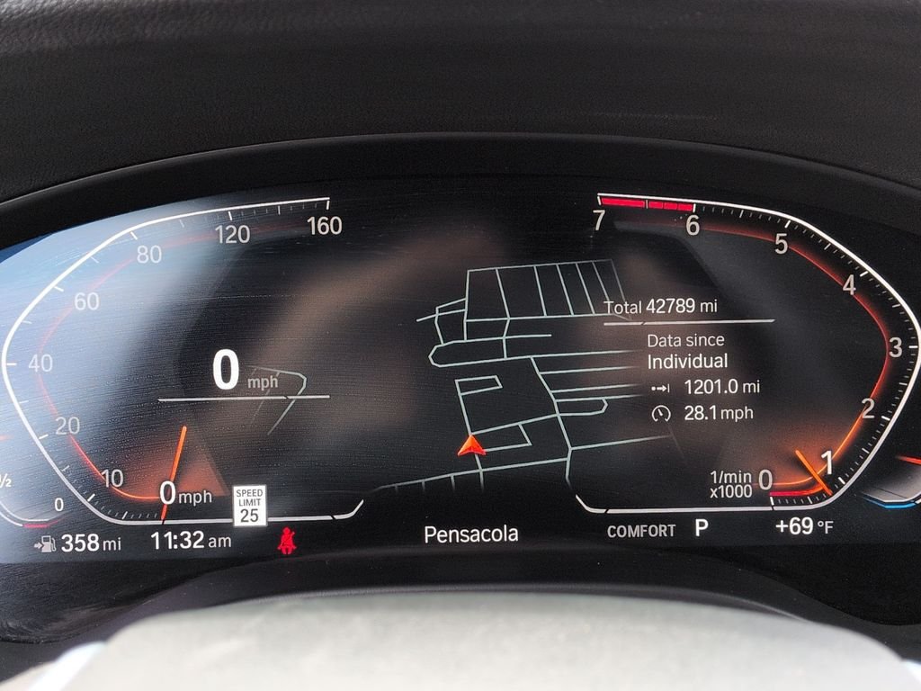 Used 2024 Gray BMW xDrive30i image 14